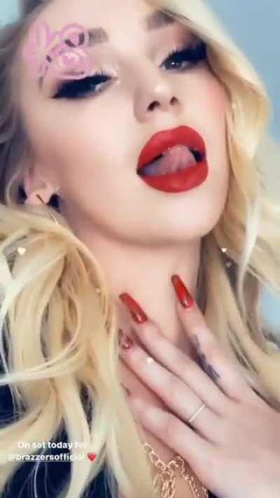 Gᴏʀɢᴇᴏᴜs ʙᴀʀʙɪᴇ🦄