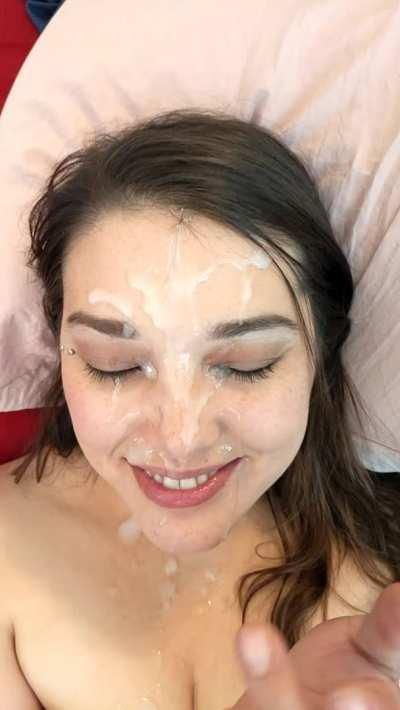 It might not snow for xmas where I am but I'm still seeing white everywhere 💦😜