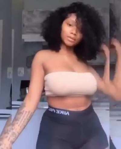 500 upvotes & I’ll reveal my tits on here🙈😌🍈. Btw add my snap @ londynvee40