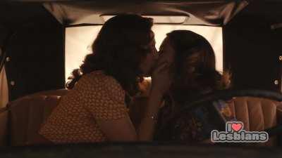 Abbi Jacobson & D'Arcy Carden (A League Of Their Own - s01e05 - Scene #1)