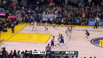 [Highlight] Klay with a late three for the lead!