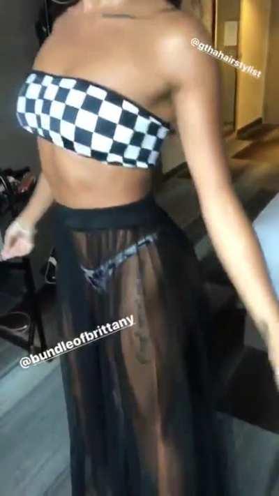 I just want too clap them cheeks 💦