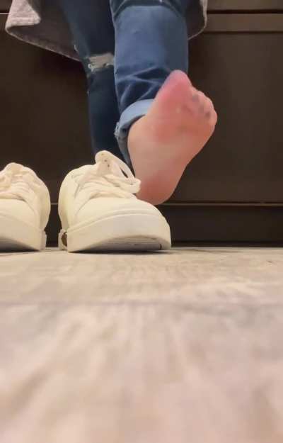 I could crush you if I wanted, but mommy wouldn’t do that to you little one 🫶