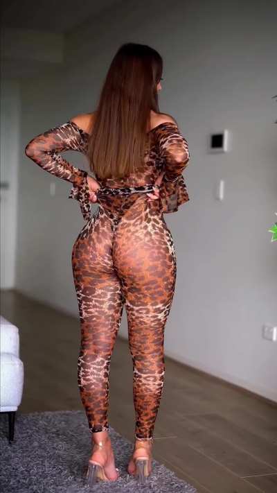 Leopard print to start the week