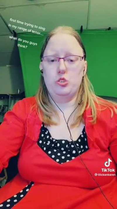 Queen puts on a show.