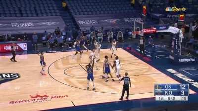 [Highlight] Zion airballs the wide open 3, then Draymond drills the 3 at the other end