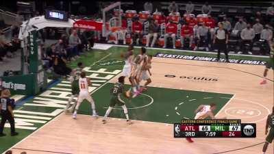 [Highlight] Giannis misses the layup