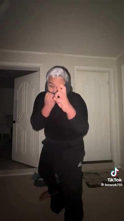 Gojo uses his domain expansion: unlimited meals