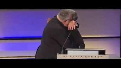 A.M. CELÂL ŞENGÖR (124KG), KADINI YİYOR!!!