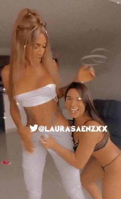 EVEN FEMALES WANT TO GRAB LAURA SAENZ' COCK 🍆🍆🍆