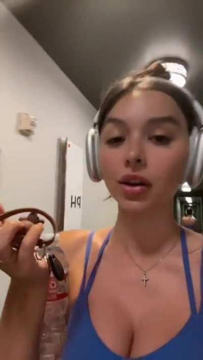 Sophie Mudd Workout Jiggle