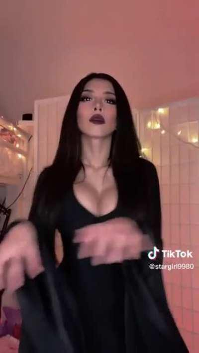 Morticia (by @stargirl9980)