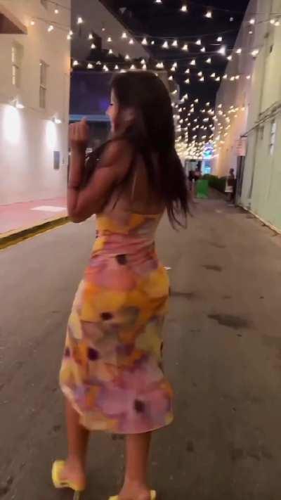 Nora Fatehi Hot 😍