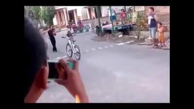 Peruano promedio manejando