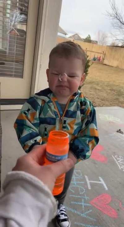 He did manage to blow a bubble at the end though lol