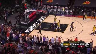 [Highlight] CP3 knocks down the 3 and the Suns lead is 21