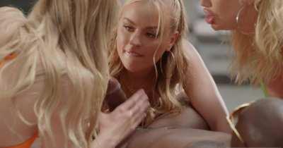 Teamwork makes the dream work! 🥰🖤