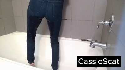 Revenge Pissing + Shitting Best Friend's Jeans [F] [GIF]