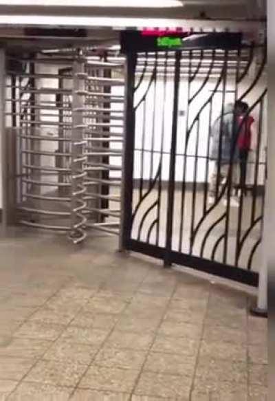 Can't find the ticket gate