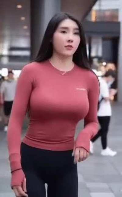gorgeous fit asian girl