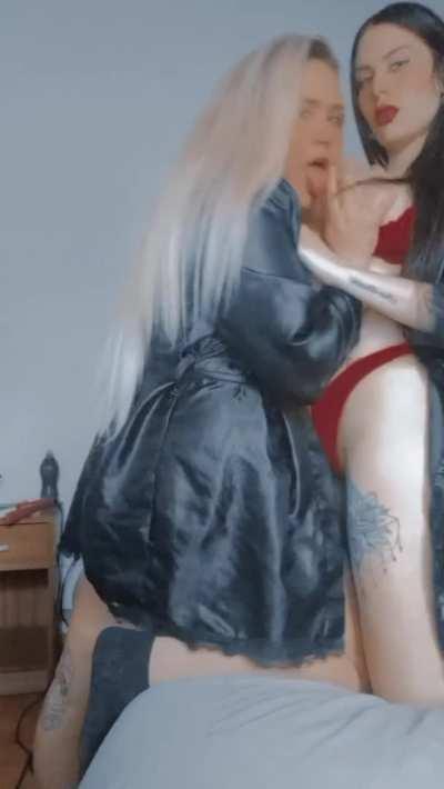 Two sisters whit big BUSTY ❤ VERY HOT🔥 on onlyfans want you to come and fulfill ALL YOUR FETISHES 😈 COME SUBSCRIBE, LINK IN THE COMMENTS!❤