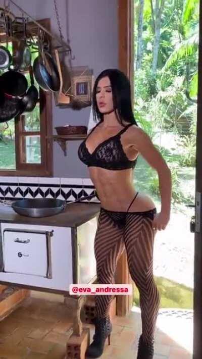 When she takes off that , i die 🤤🤤🤤