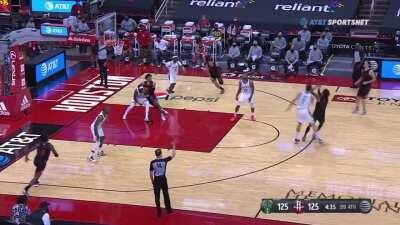 [Highlight] Kevin Porter Jr drills the stepback 3, reaches 44 points for the game