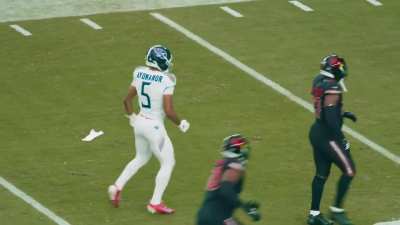 [Titans] Mic'd up with @elicayomanor presented by @Verizon