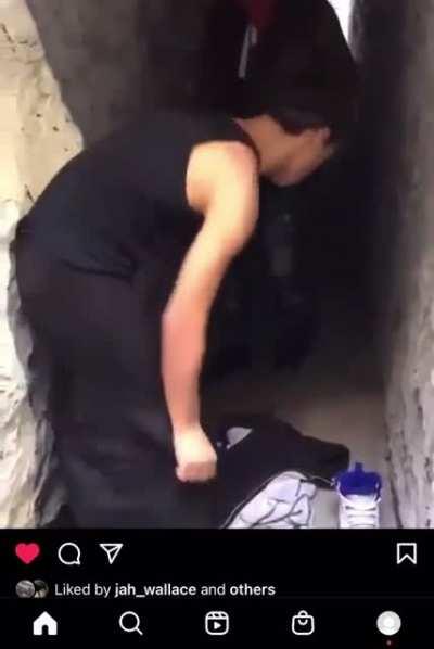 Kay Flock’s opp named Rackup from MoneyWell (Mdubb) gets stripped butt naked after he drops a triller dissing all them 🤣🤣🤣 his ig is @rackyy.g