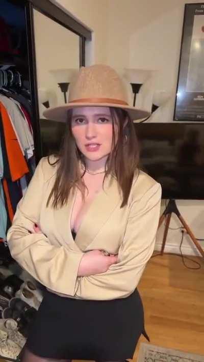 Some cleavage for y'all! 