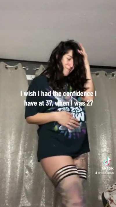 (OC) who likes my thigh highs?