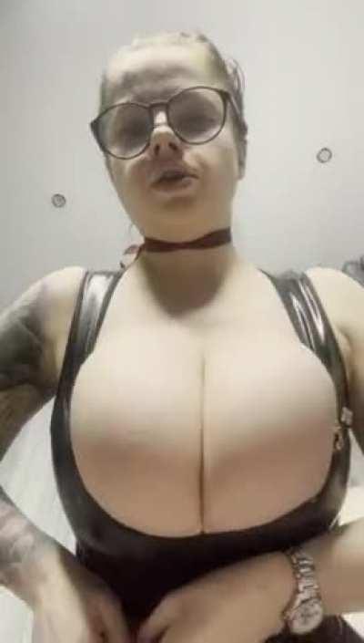 I hope big boobs turn you on