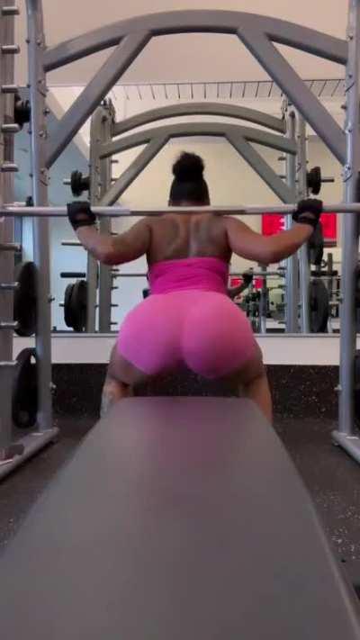 FamousOceann (@Bodysowavyy)