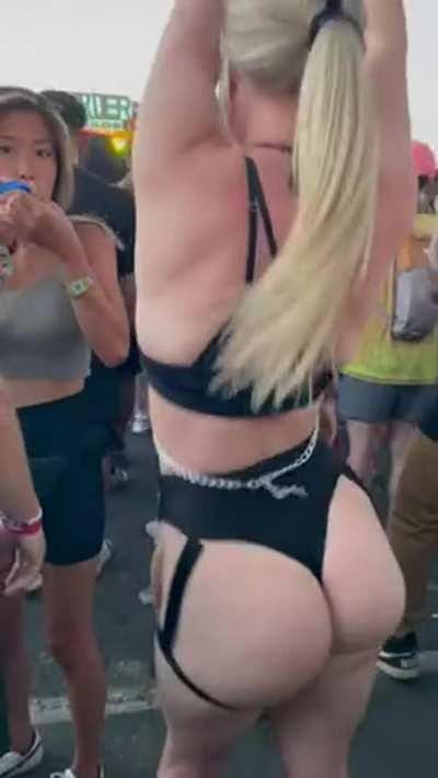 [discord: hukopo#4317] Wife went to a music festival with her girlies a few days ago. She came home super drunk and hasn't had sex with me since. What happened?. Let's exchange hotwife porn/caps