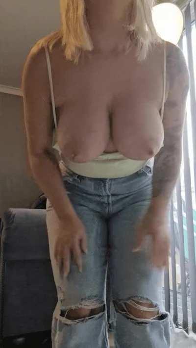 HUGE SALE ON MY UNCENSORED PAGE! Link in comments.