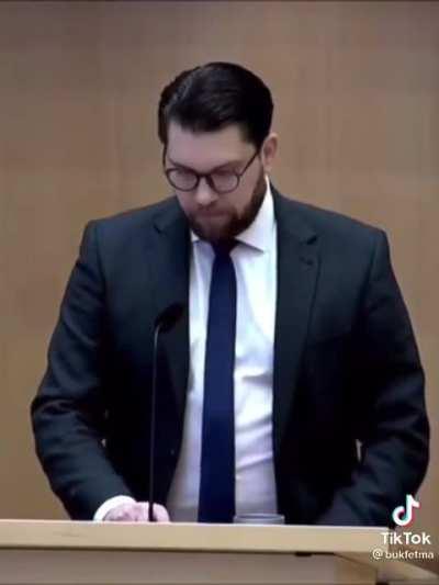 NÄR REGERINGEN ÄR SOSS