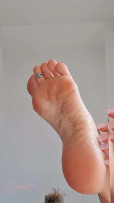 lick them then kiss með£ Sunday treat ð 