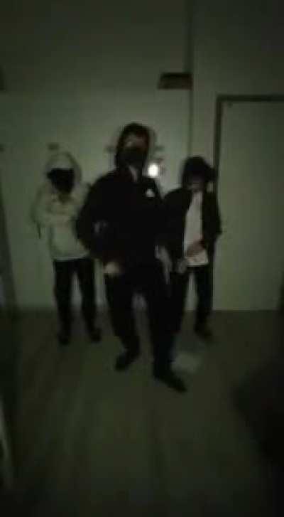 Bizim erkek yurdundan bir video