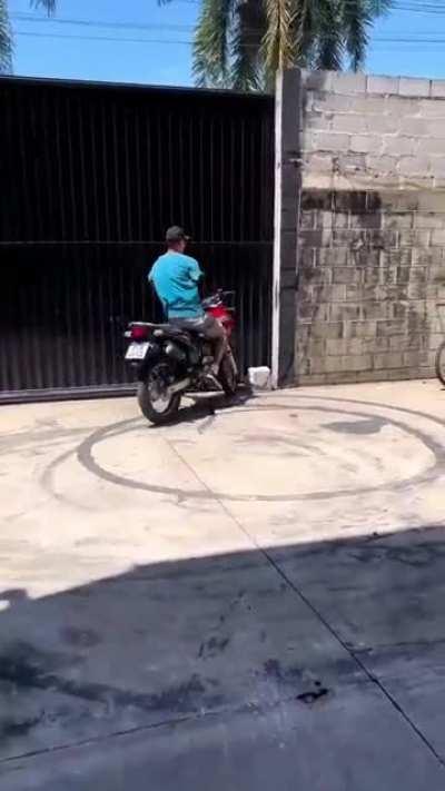 WCGW do a donut without a arm