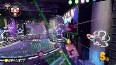 [MK8DX] Welp guess I have enough shrooms for the rest of the race.