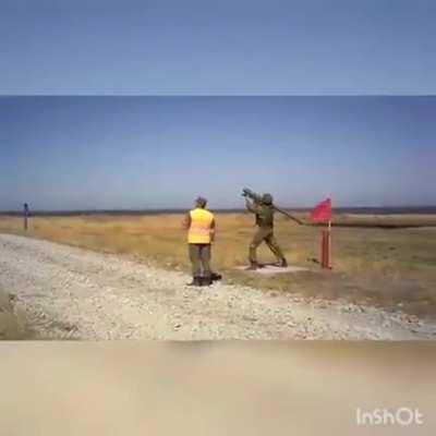 Солдат выстрелил из ПЗРК 