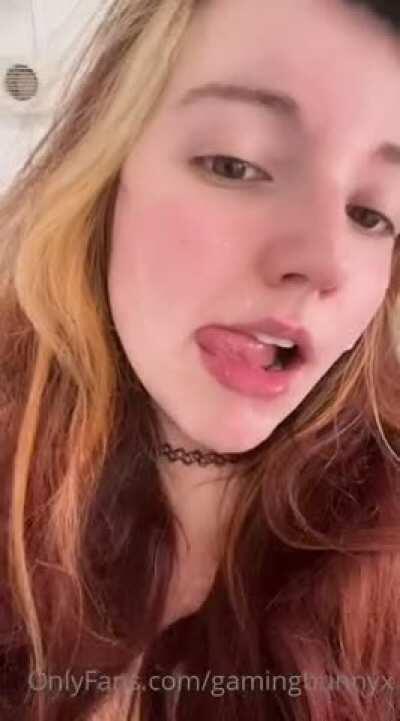 Good girls clean up after their man, right? 🤤