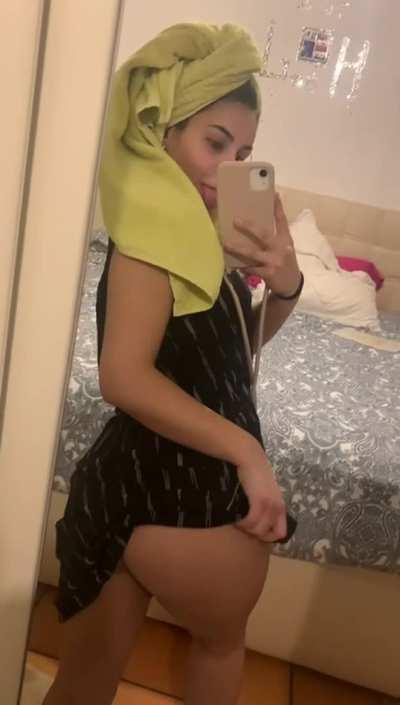 Does my ass make you hungry?