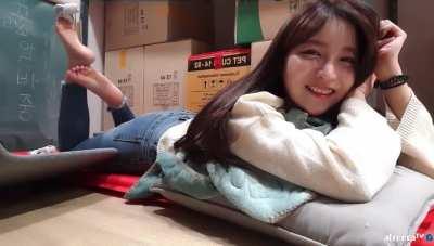 Cute streamer’s soles in the pose