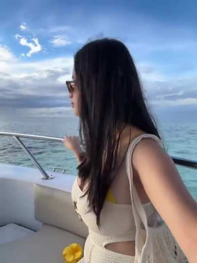 @pebiii ang bigat niyang hinaharao mo