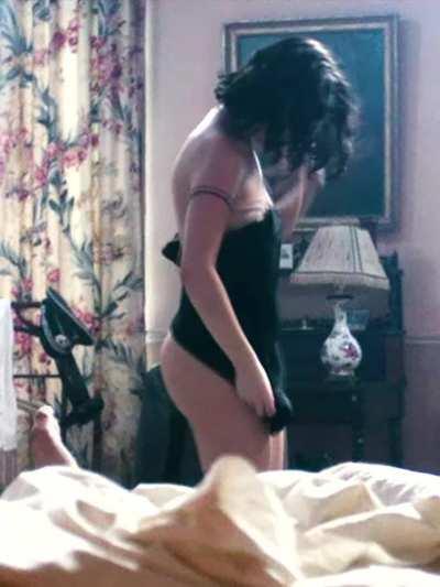 Lily James' plump ass