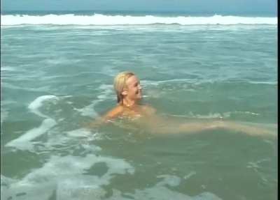 Parafotos - Euronaturally (UK2003) (2/6) - swim at the beach