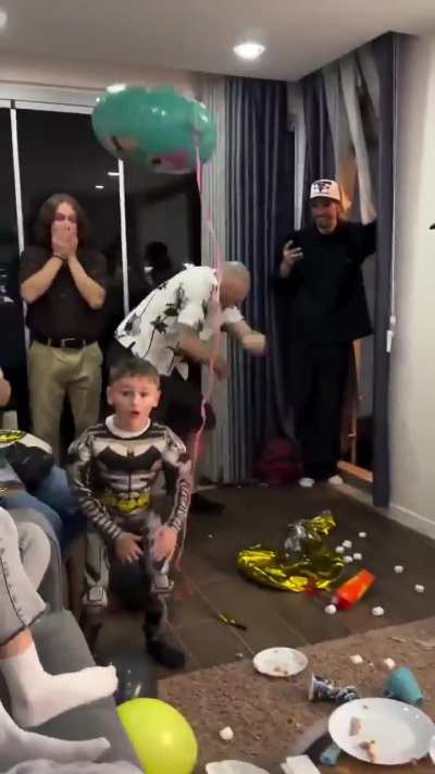 uncle turned a toddler’s birthday party into a one-man show