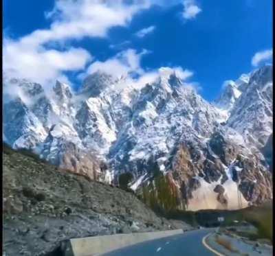 🔥A ride on Karakoram Highway, Pakistan with a majestic view