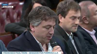 el senador Paoltroni con el cuento de La Bella Durmiente dejo a los kukas en tanga y a los gritos.....la cara de Zago jajaja